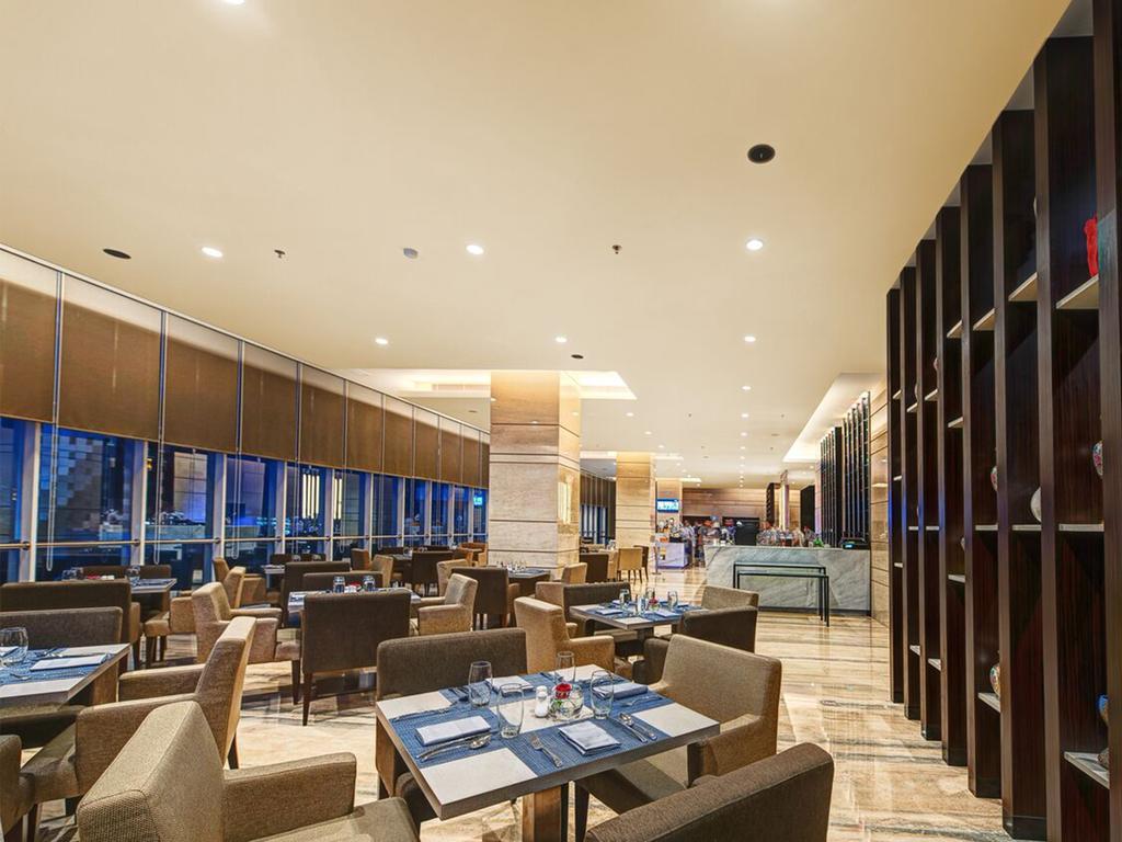 Hotel Melia Makassar Esterno foto