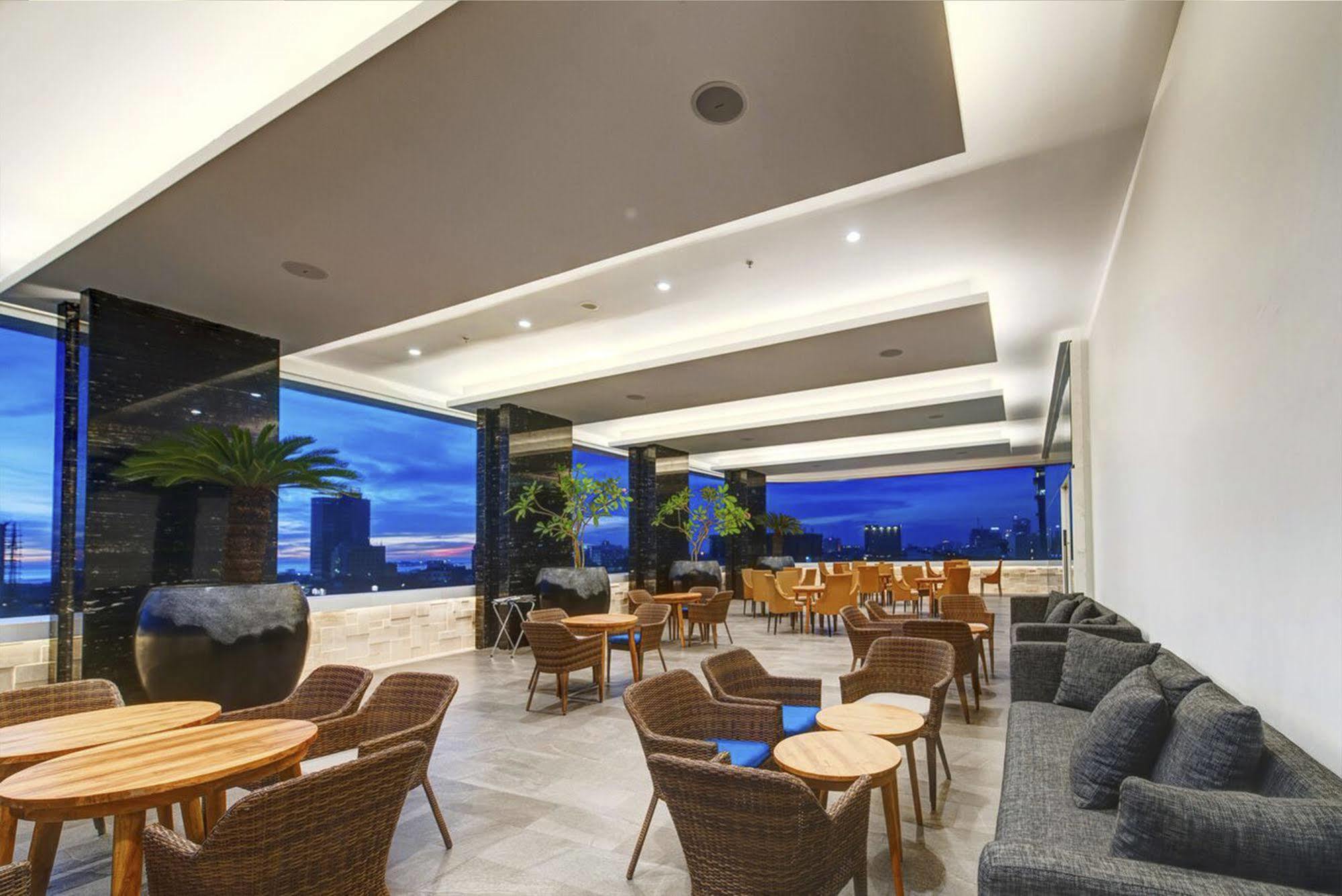 Hotel Melia Makassar Esterno foto