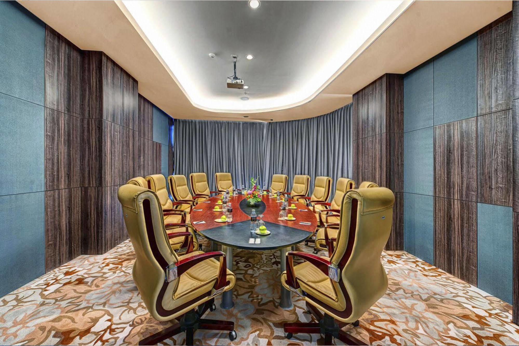 Hotel Melia Makassar Esterno foto